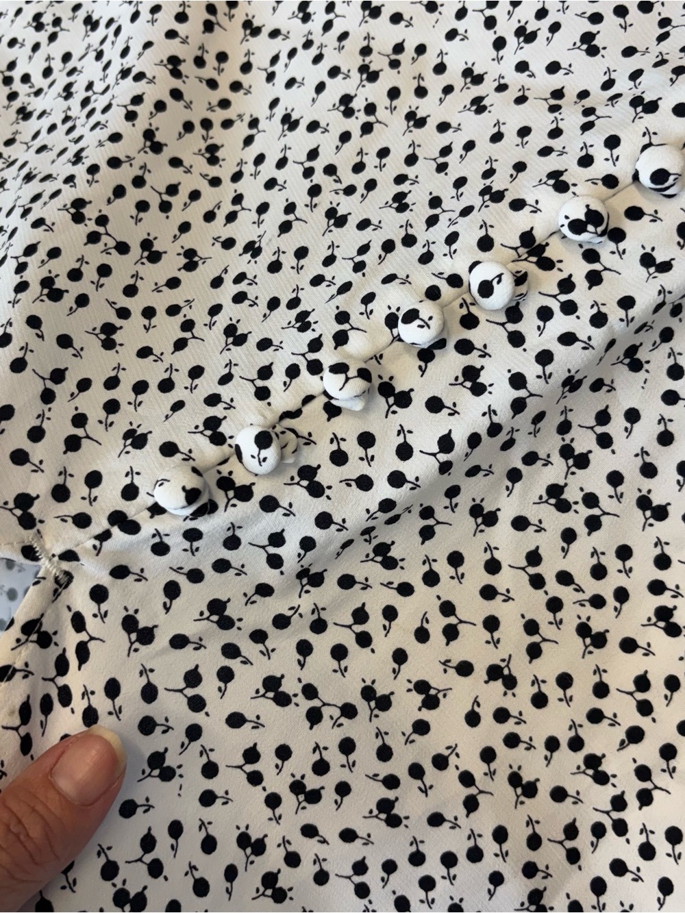 NWT Loft medium MIDI Skirt White Black Cherries Button Detail Front Split - Picture 2 of 9